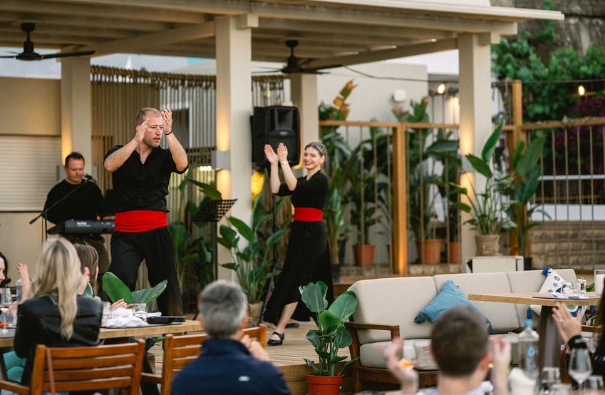 traditional corfiot dances at emerald by night